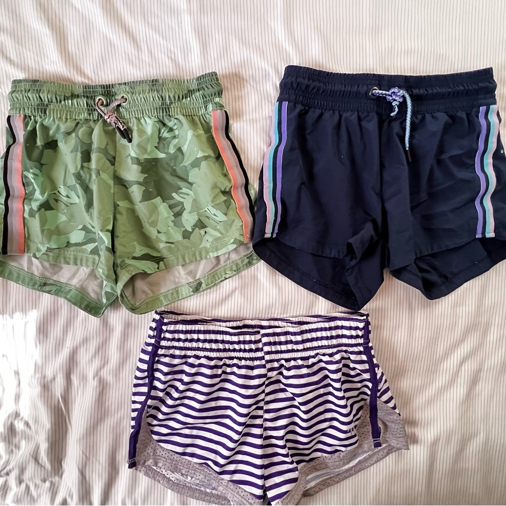 Little girl shorts size: 10/12